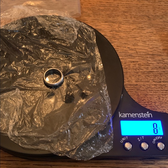 Hammered detail wedding band silver .925 ring sz7.5-8, in very good condition - Picture 5 of 5